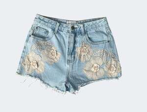 Glamorous Floral Embroidered Denim Shorts Size Small